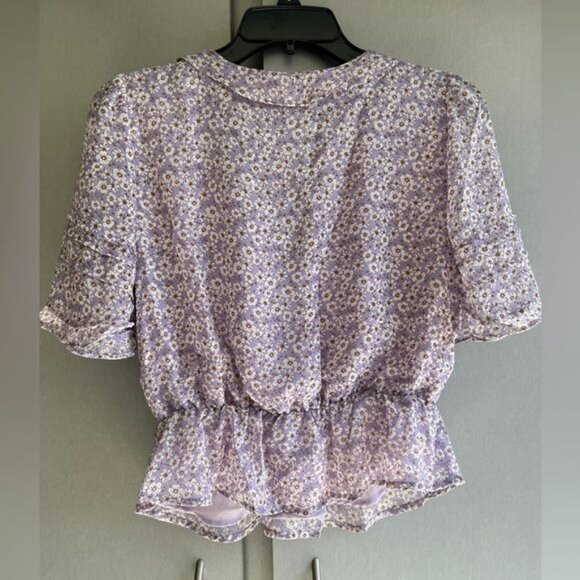 ASTR The Label Top Womens Size S Peasant Floral Smocked Chiffon Faux Wrap Blouse - Picture 4 of 8